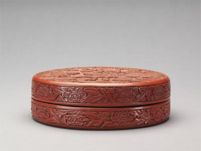 图片[1]-Carved red round box with waterfall view-China Archive